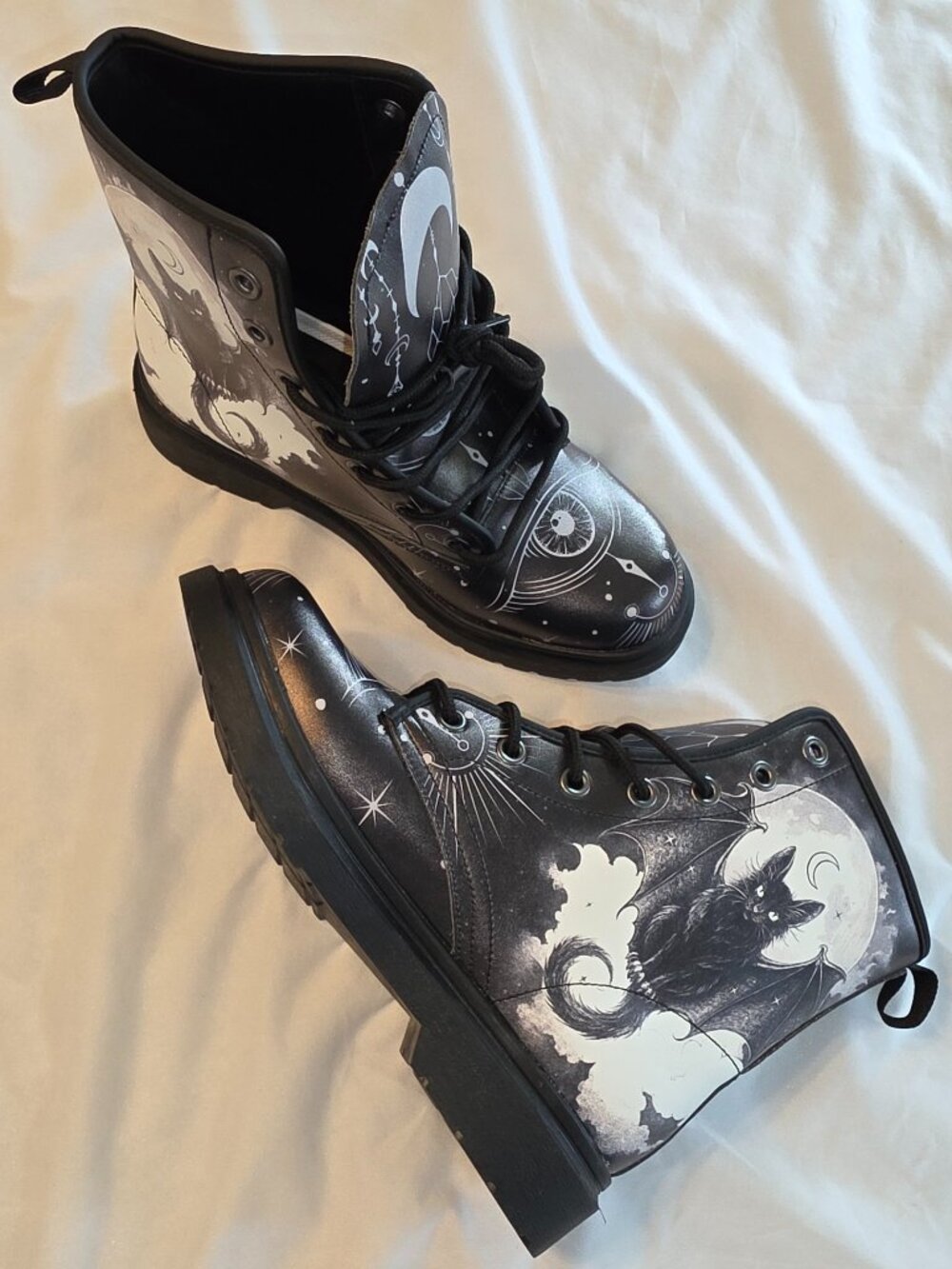 Gothic Combat Bat Boots Faux Leather Cat Moon Goth Mystical Witchy Sz 8.5